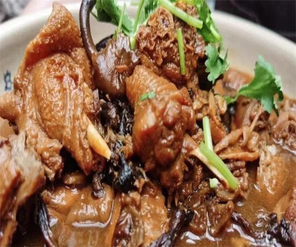 小笨鸡炖干蘑