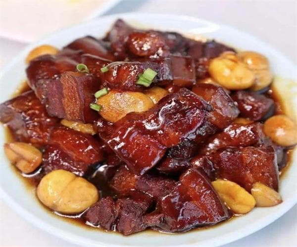 板栗红烧肉